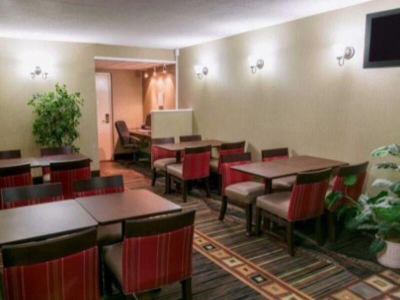 איסטון Quality Inn מראה חיצוני תמונה
