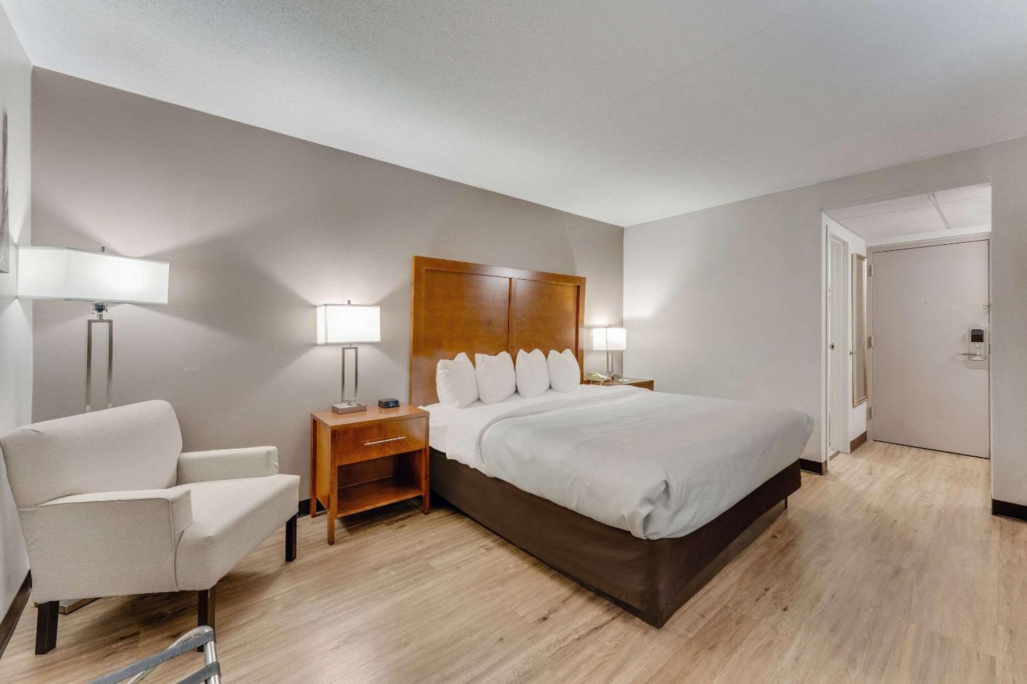 איסטון Quality Inn מראה חיצוני תמונה