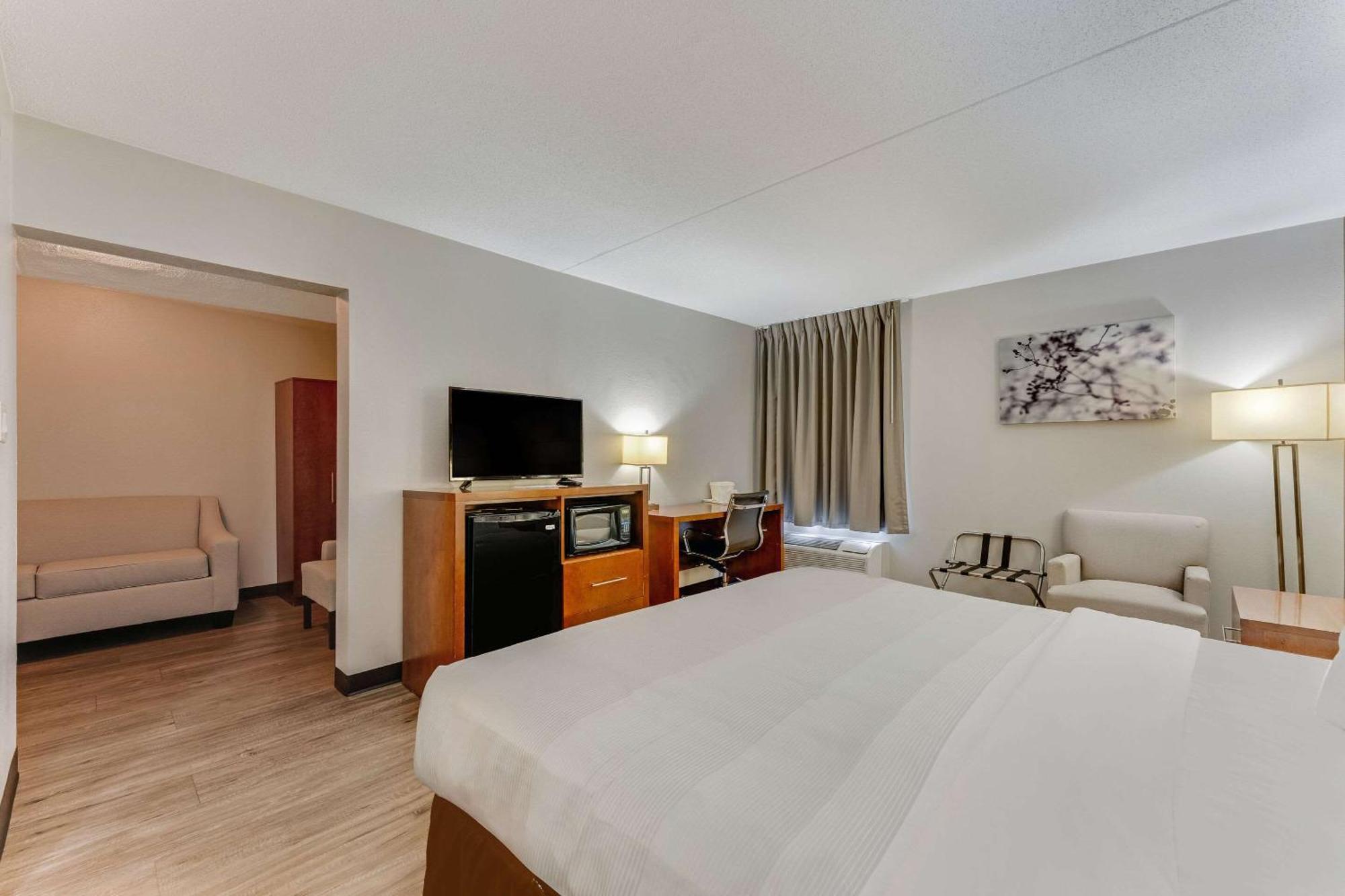איסטון Quality Inn מראה חיצוני תמונה