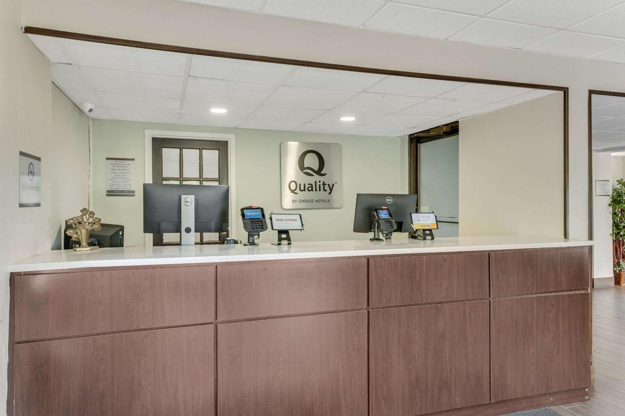 איסטון Quality Inn מראה חיצוני תמונה