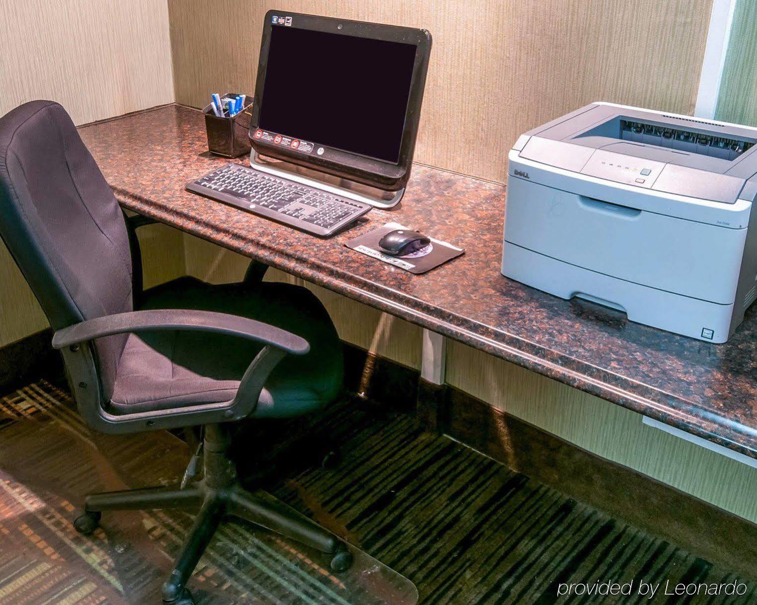 איסטון Quality Inn מראה חיצוני תמונה
