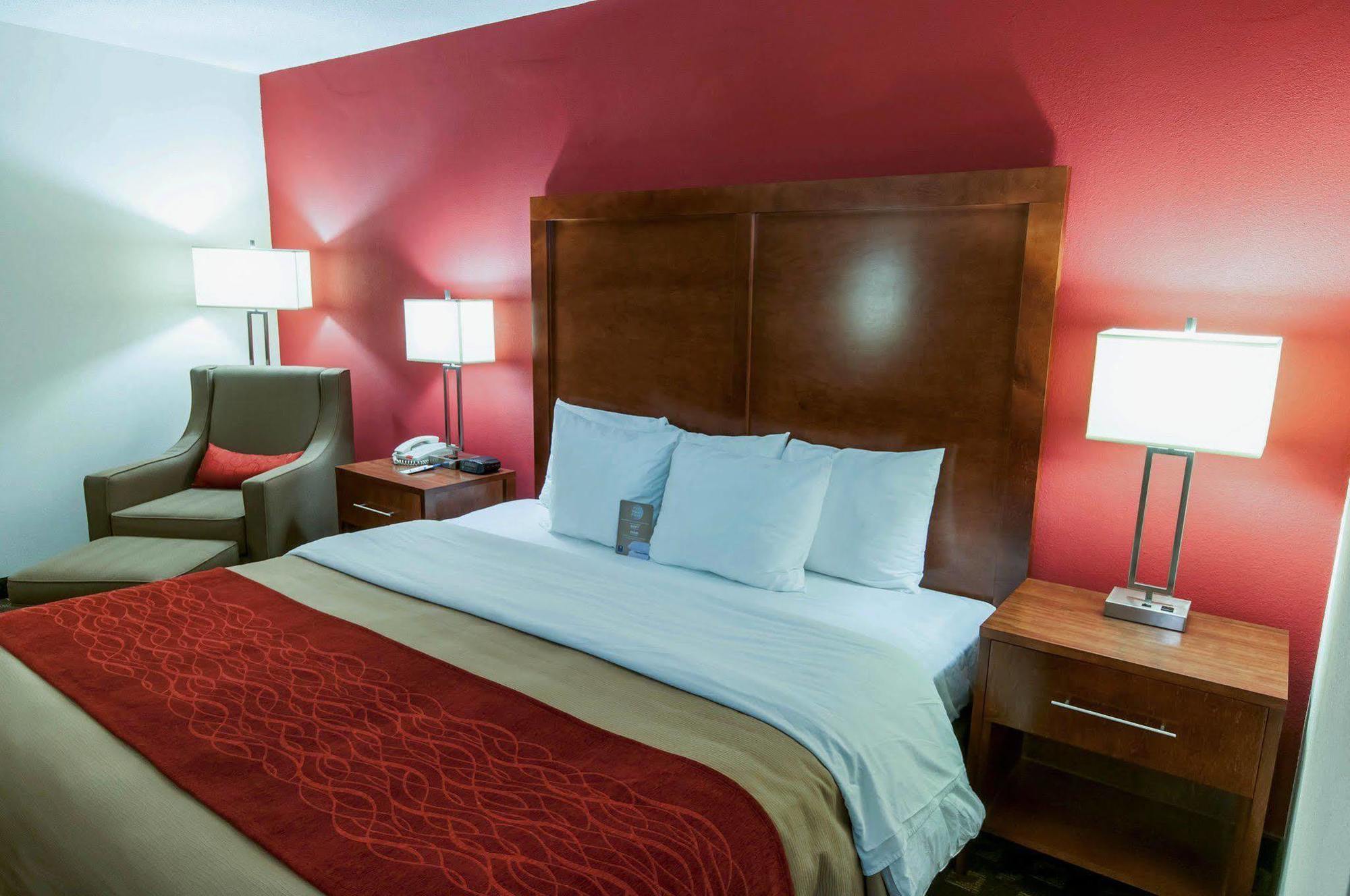 איסטון Quality Inn מראה חיצוני תמונה