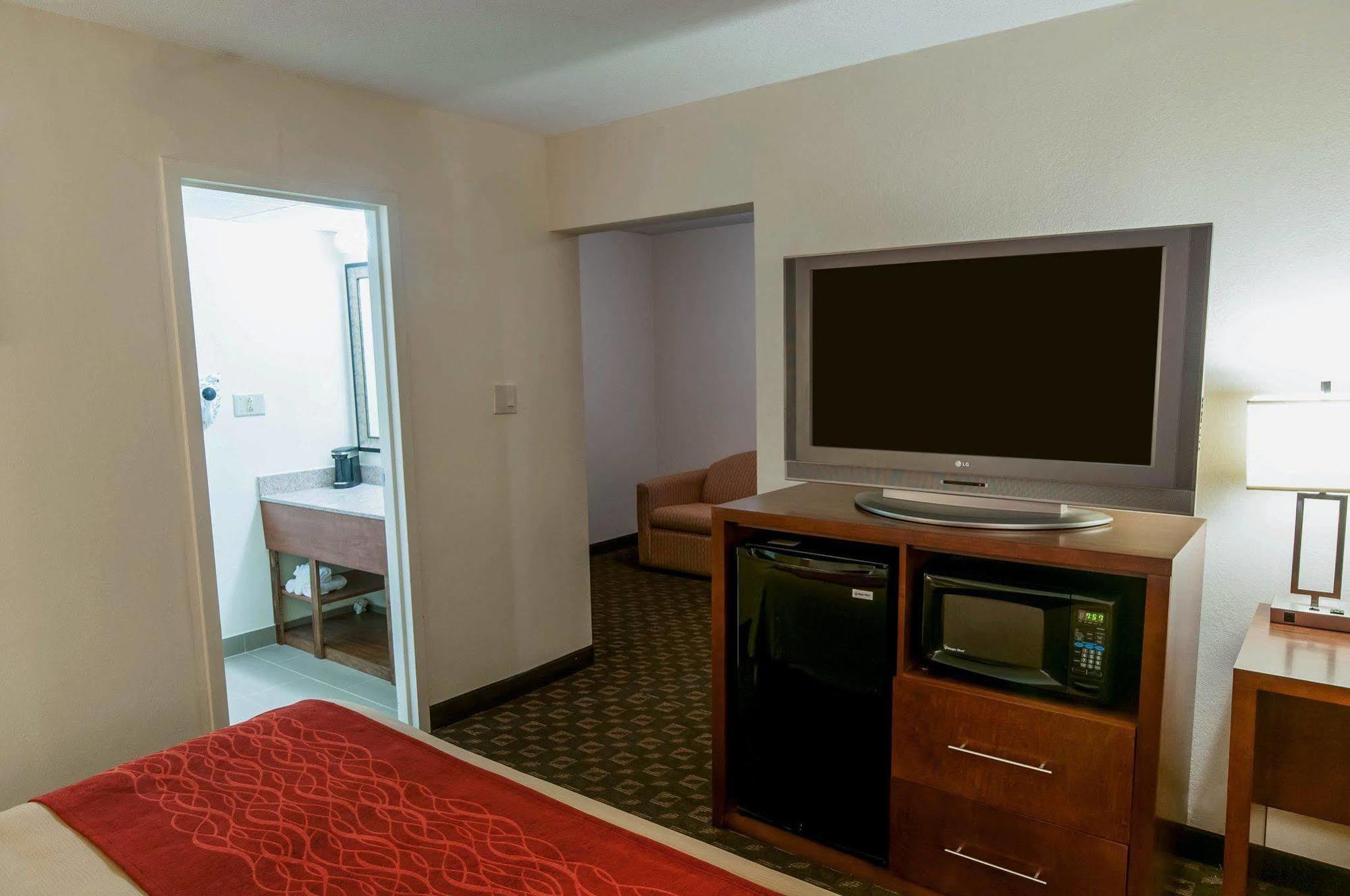 איסטון Quality Inn מראה חיצוני תמונה