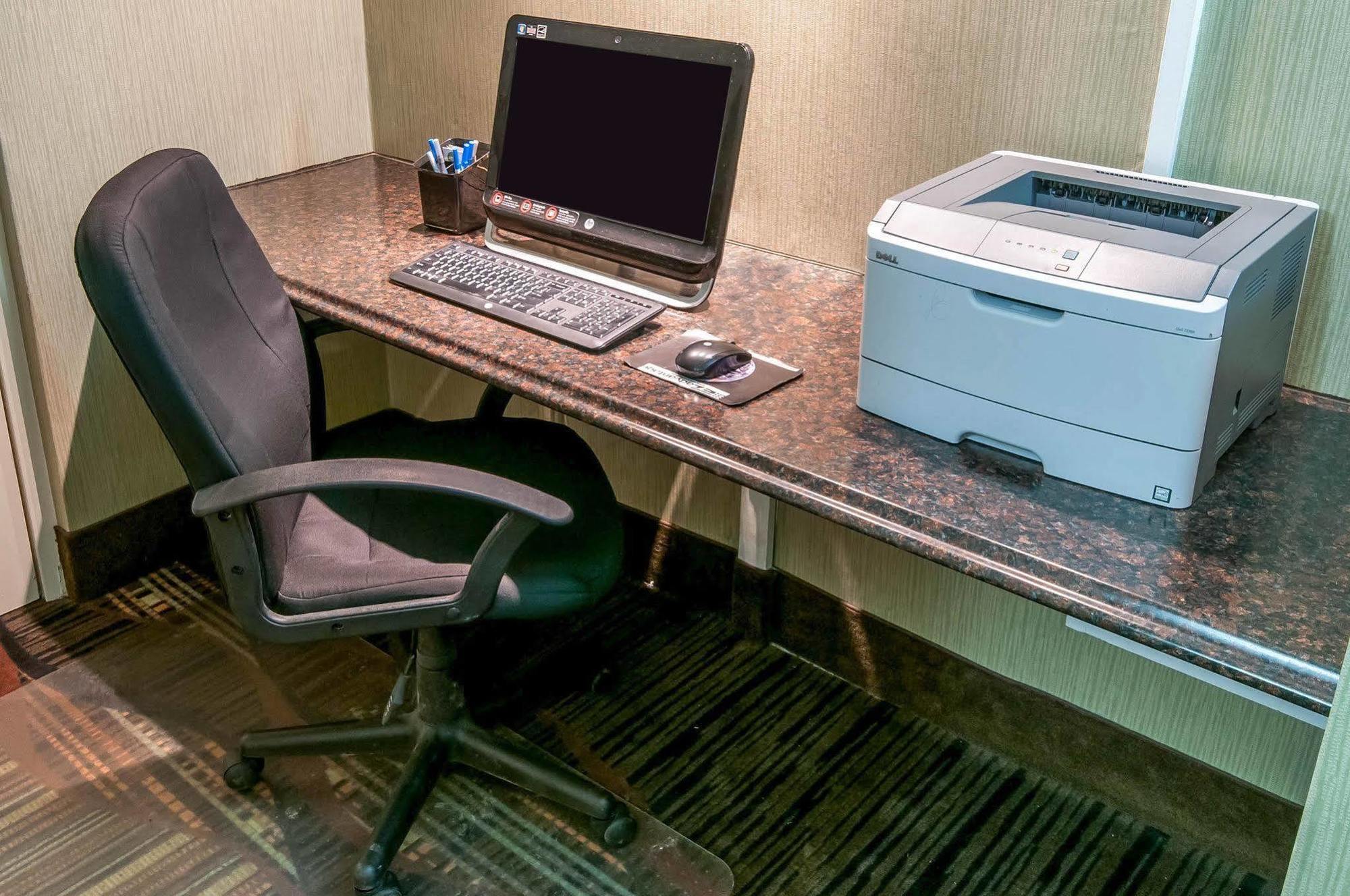 איסטון Quality Inn מראה חיצוני תמונה